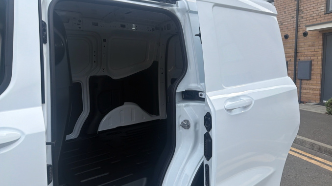Ford Transit Courier Diesel 1.5 EcoBlue Limited Van - Image 5